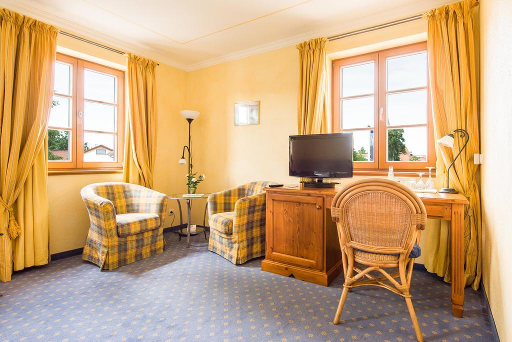Hotel Und Landgasthof Altwirt Großhartpenning Dış mekan fotoğraf
