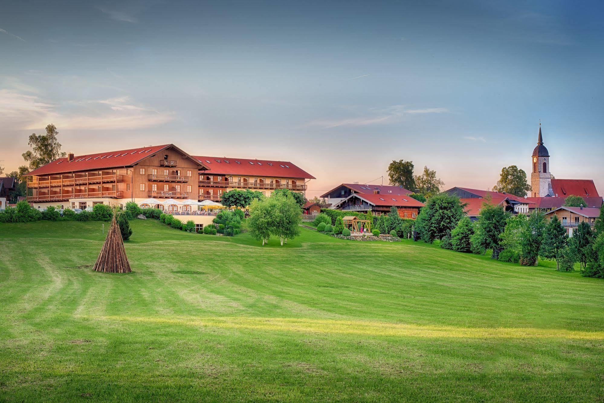 Hotel Und Landgasthof Altwirt Großhartpenning Dış mekan fotoğraf