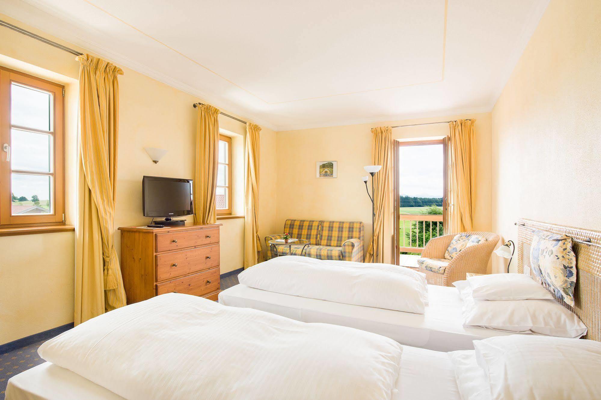 Hotel Und Landgasthof Altwirt Großhartpenning Dış mekan fotoğraf